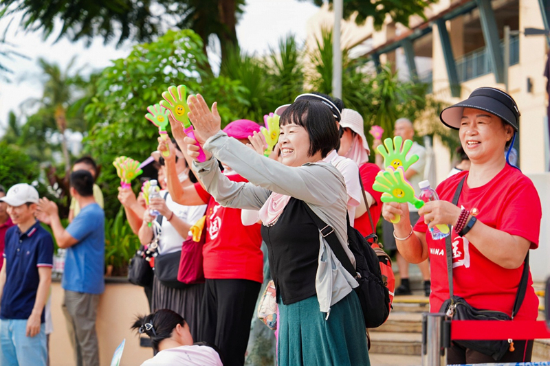 热情的观众。美兰区委宣传部供图