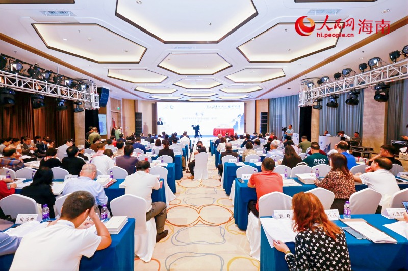 1、2025第三届东坡文化国际高端论坛在海南省澄迈县开幕。 人民网 枉源摄.jpg